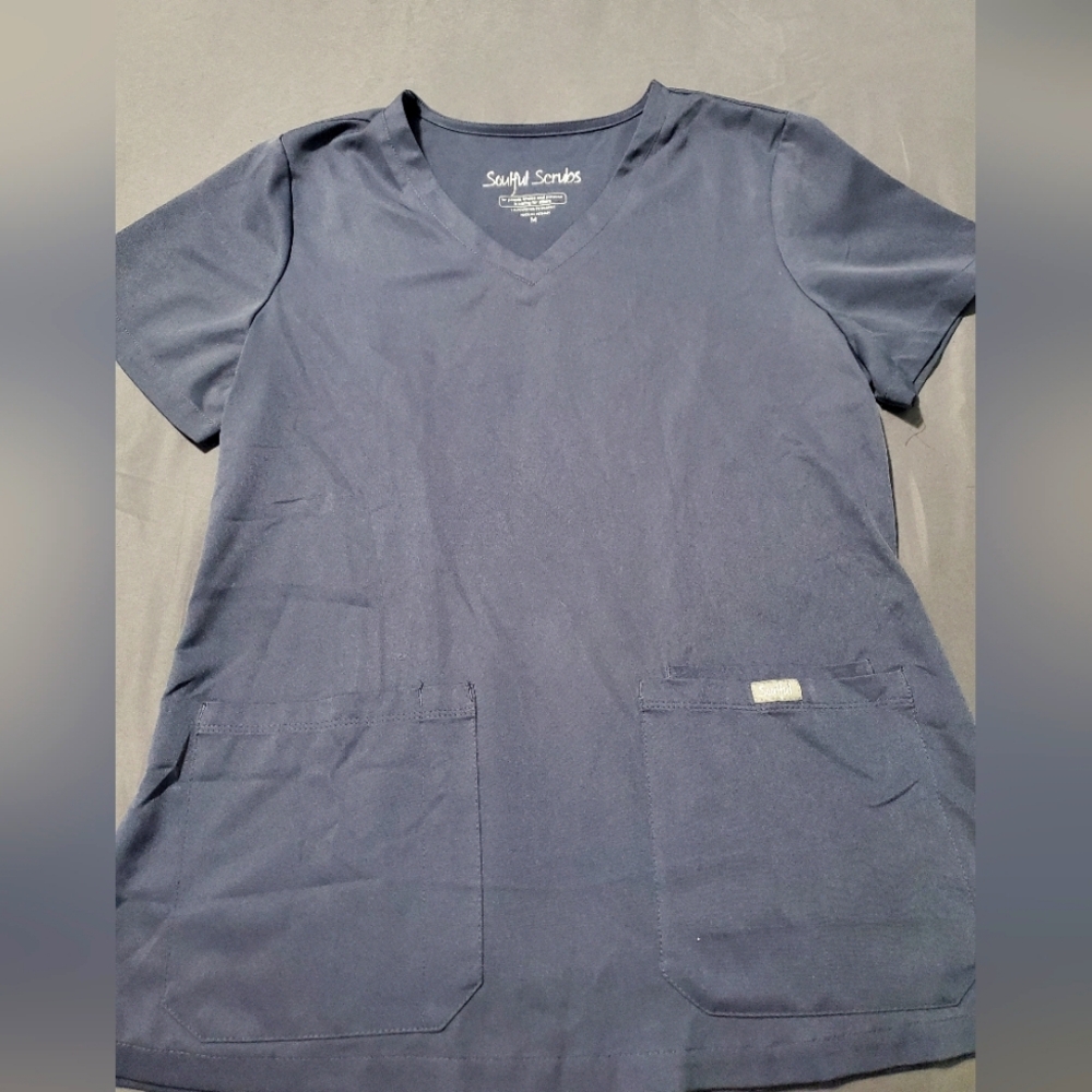 Soulful Scrubs, Pewter Gray Scrub Top, Size M, Item E13